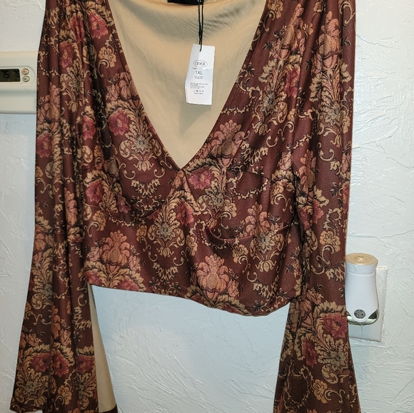 Crop top - Picture 2 of 2